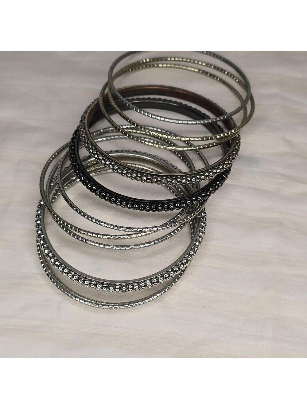 Set of 11 Vintqge Bangles